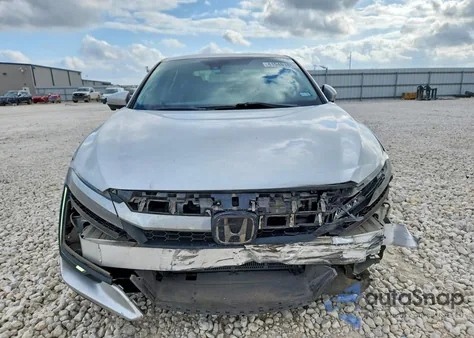 2018 Honda Clarity Touring z USA, uszkodzony, nr VIN JHMZC5F32JC000772